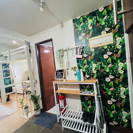 Casa Tagpuan In Manhattan Parkway